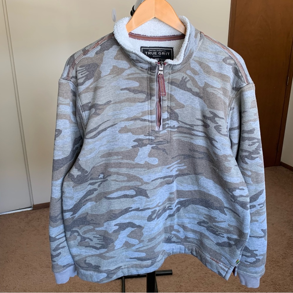 True Grit Camo Pullover Sweater Large